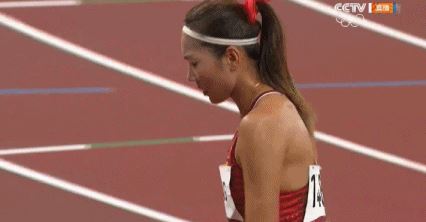 突破自我！女子800米决赛：王春雨排名第五 美国选手摘金