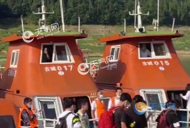 重庆一中学高三学生坐船赶考 大昌镇考生或最后一次“乘风破浪赴考”