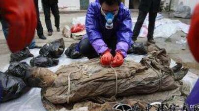 西汉古墓挖出活体女尸