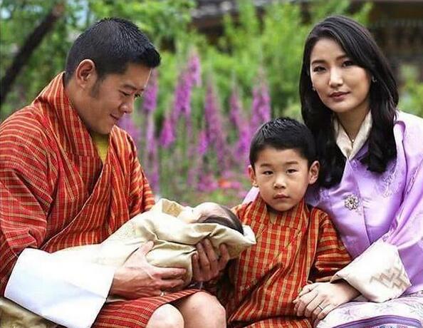 不丹王后吉增·佩玛真实照片 不丹王后穿现代装是什么样子