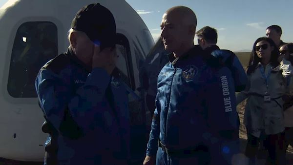 90岁《星际迷航》舰长进入太空刷新纪录：落地后他哭了