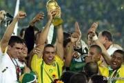 假如说02年巴西队和02年意大利队决赛的话，谁夺冠几率大呢？