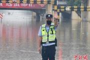滚动｜湖北局地降雨量破8月历史极值，10.87万人受灾，柳林镇积水2.46米