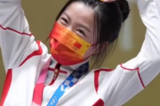 东京奥运第一首国歌是中国的 中国选手杨倩夺得金牌！