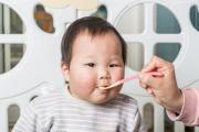 六个月的孩子一天加几遍辅食？