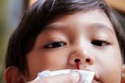 三岁多的宝宝经常流鼻血，是什么原因？