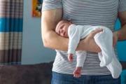 一个月宝宝肚子胀气怎么缓解？