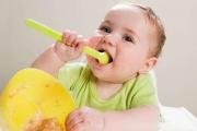 八个月宝宝一天吃多少辅食比较好？