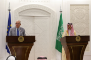 欧美高官密集访问沙特，就伊核协议与沙方频沟通
