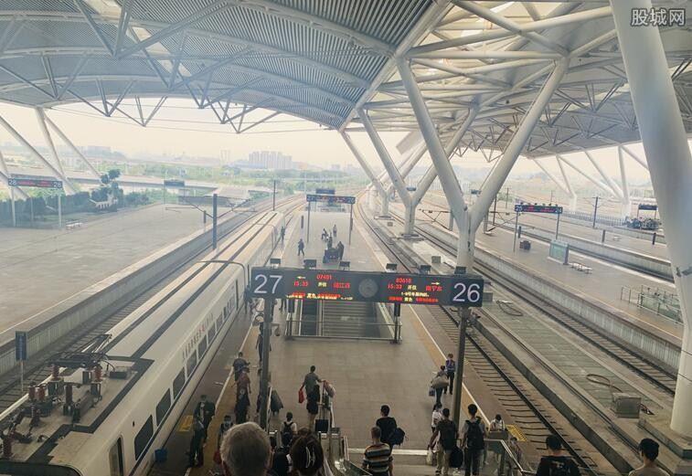 郑州火车站最新通知 途径郑州列车23日能恢复吗
