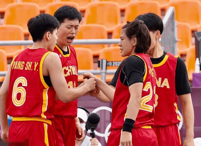 中国三人女篮5胜2负排名第三 1/4决赛将战意大利