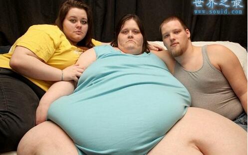 世界上最胖女人,体重达1400斤,还要增肥