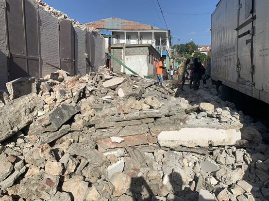 海地乱上加乱：总统遇刺风波未走出，又遇7.3级强震