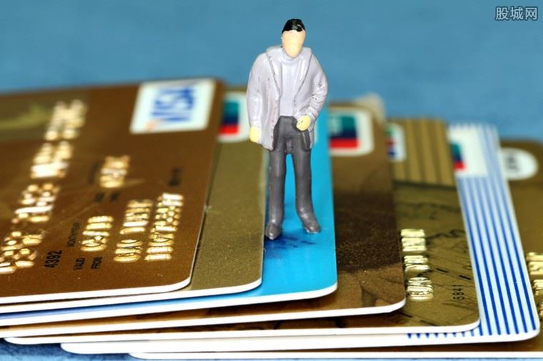 悠然白金信用卡年费怎么收取 能不能网上申请？