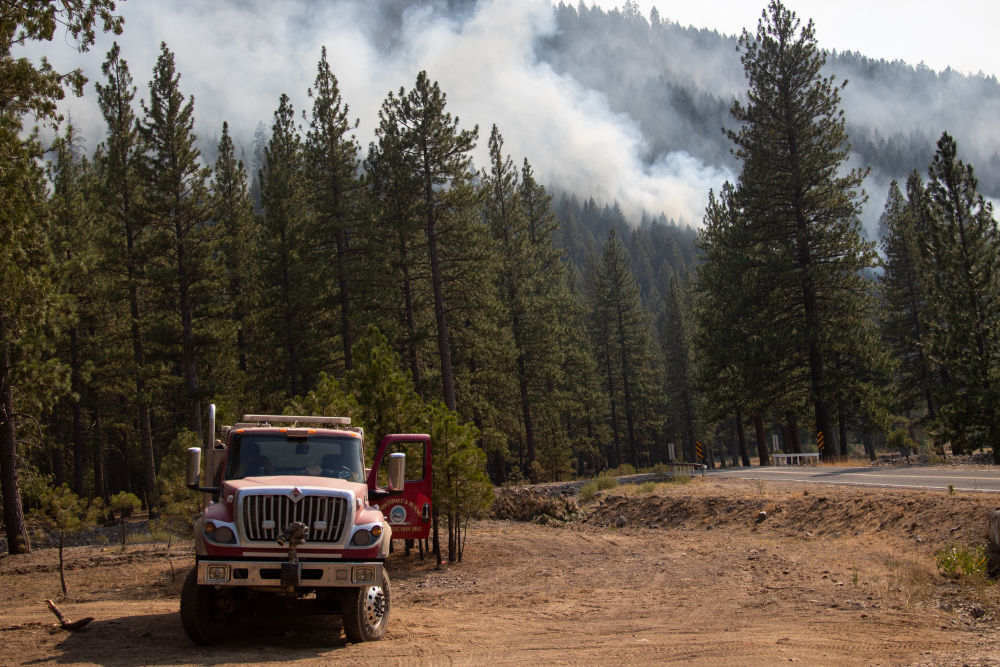 遭遇异常干旱，美官员称加州山火或持续到12月