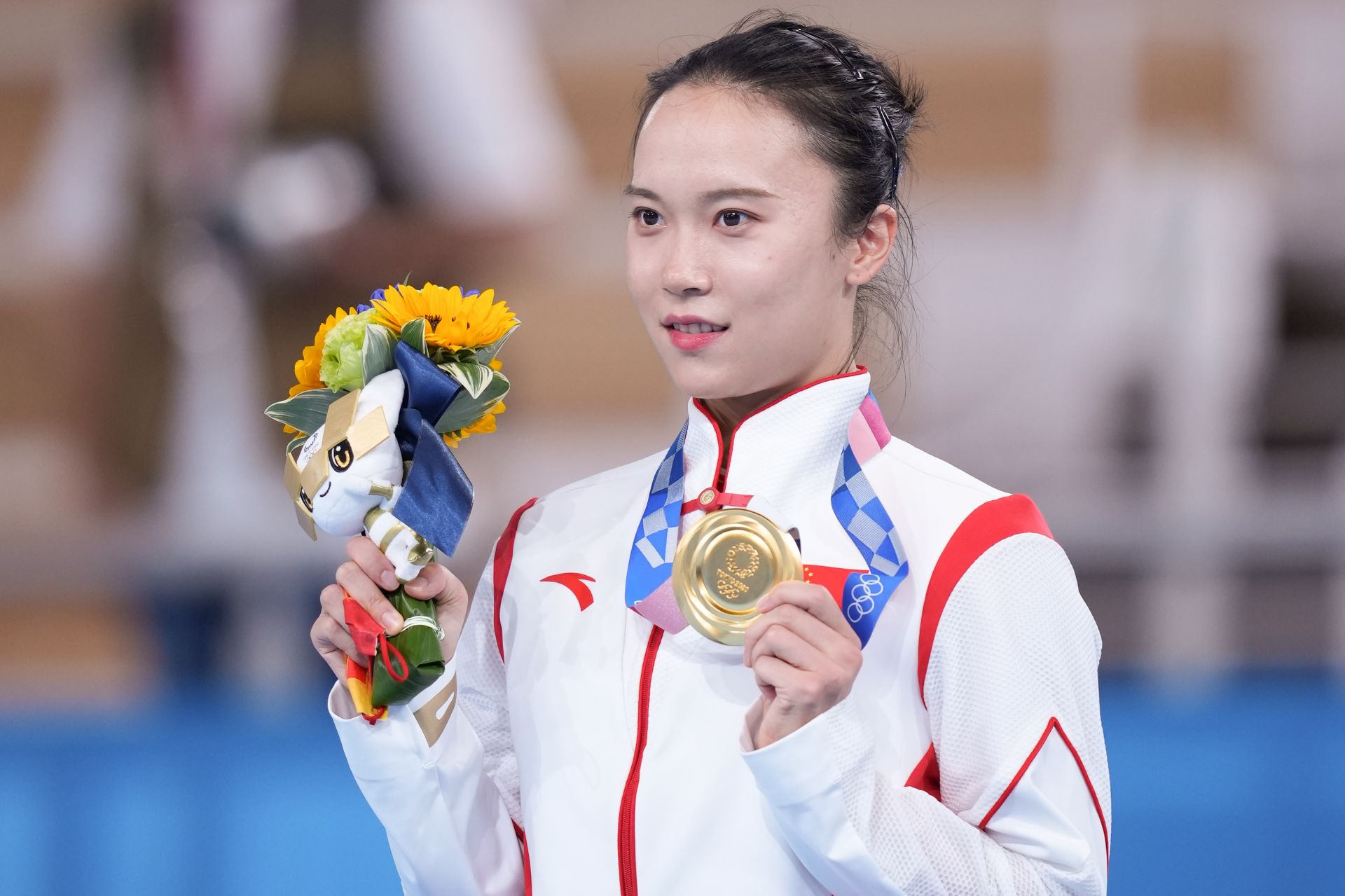 朱雪莹回应奥运金牌掉皮：它真的抠不出来巧克力