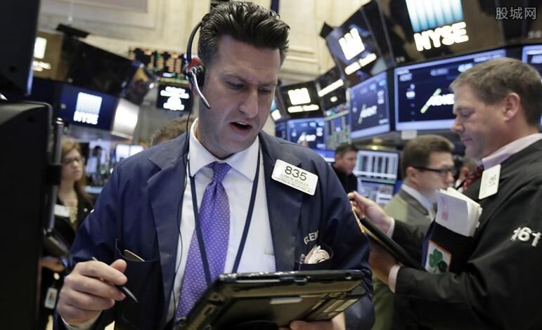 美股三大股指齐跌 阿里巴巴股价上涨接近3%