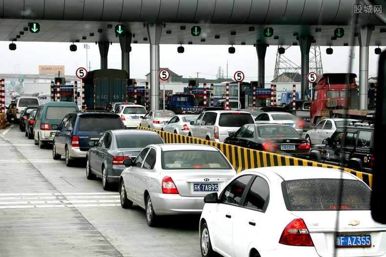 国庆高速预计车流量 假期小客车免费通行