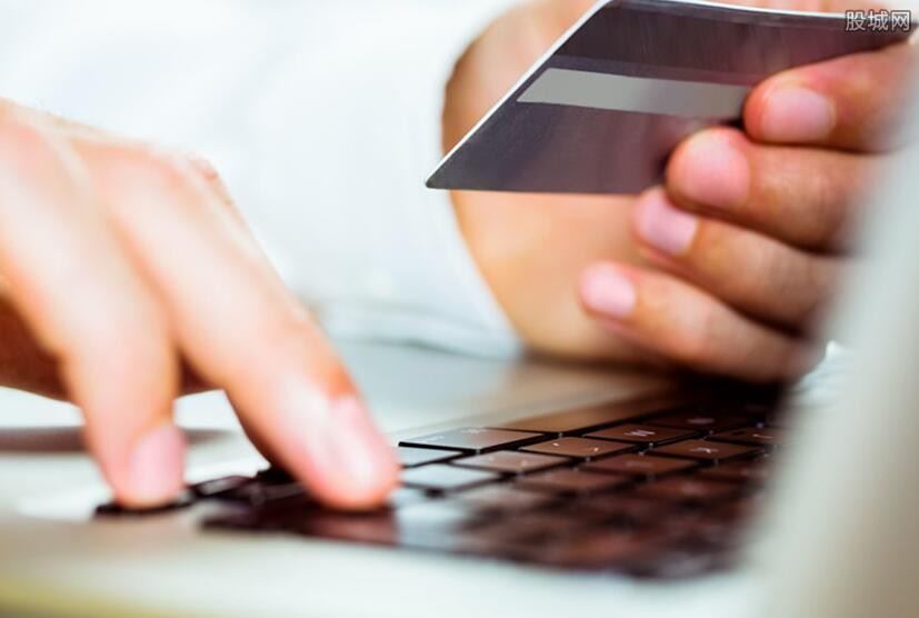 信用卡刷爆影响征信吗 会面临怎样的后果？