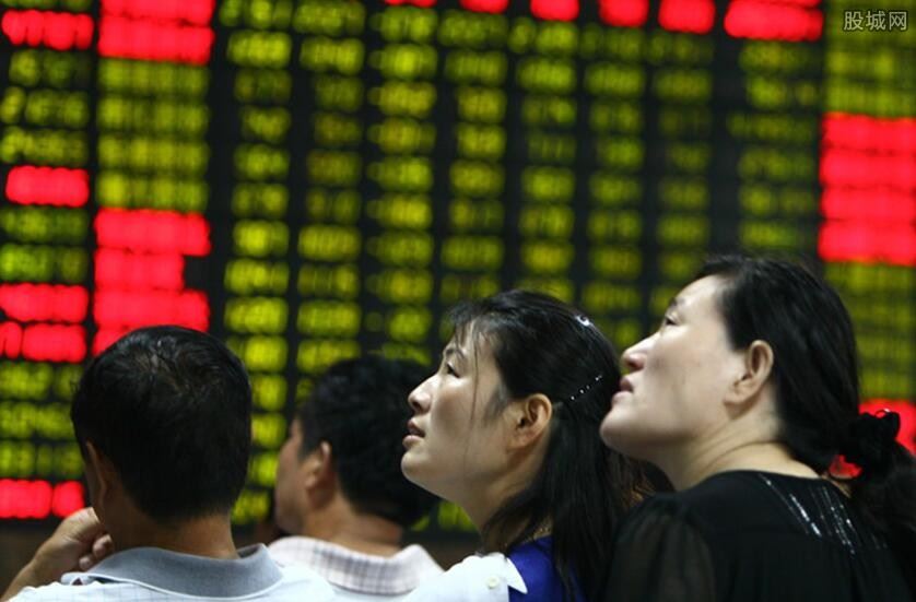 越南最牛股市崩了 金融股暴跌10%或与疫情有关