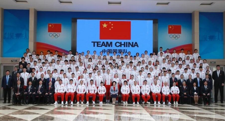 中国奥运代表队合影！张常宁颜值高，朱婷C位，或担任开幕式旗手