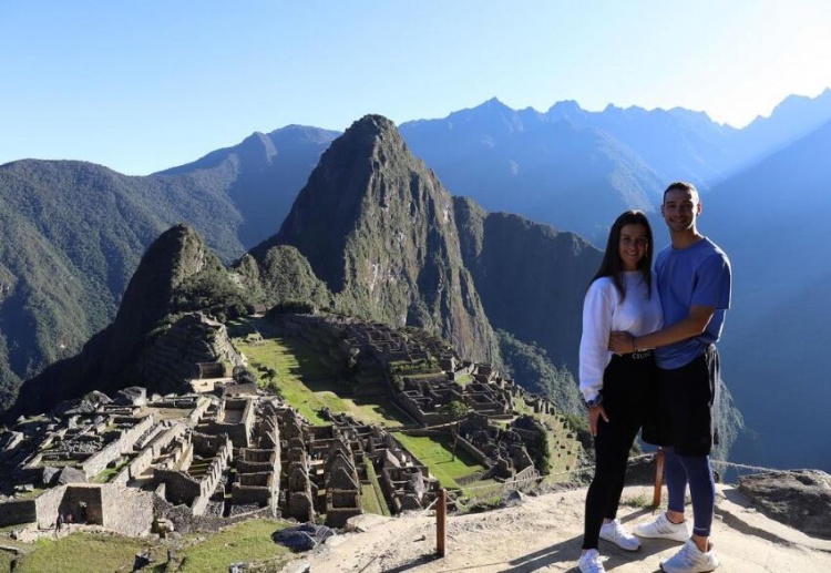 假期还剩一周，德西利奥与女友来到秘鲁马丘比丘：景色叹为观止