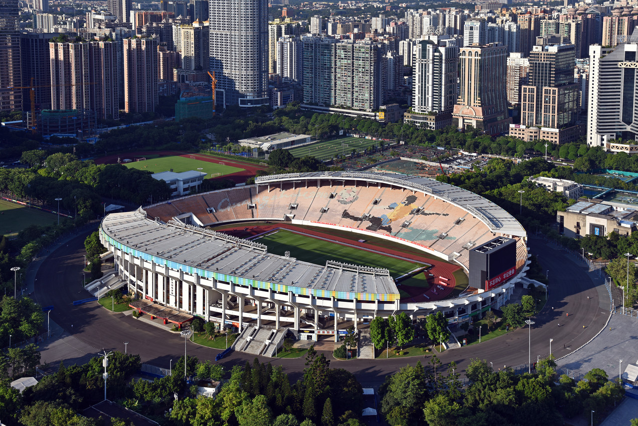 记者：联赛要恢复主客场了，但广州队主场已经不在天河