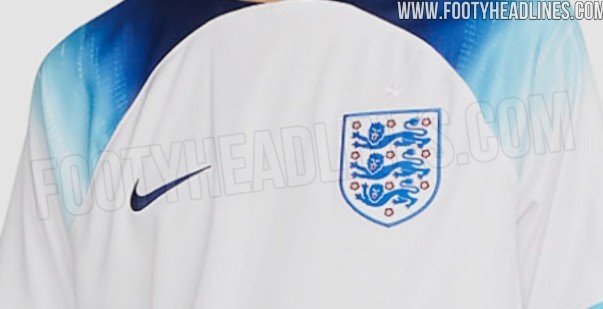 🔥英格兰国家队世界杯主场球衣谍照：海军蓝+浅蓝色渐变设计