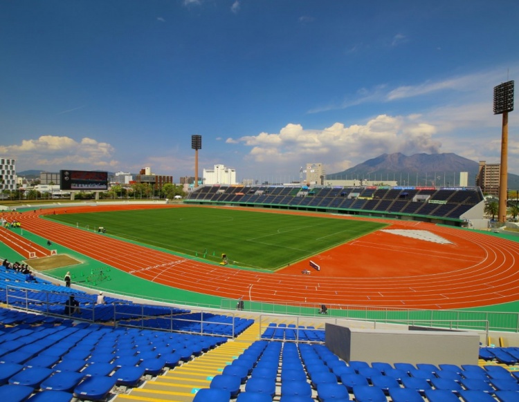 比赛开始前火山苏醒🌋日本J3联赛一体育场紧靠活火山🆘