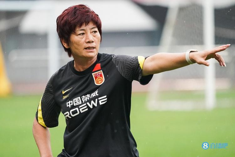 足球报：女足再战韩国要忘掉亚洲杯决赛 水庆霞呼吁给球员减压