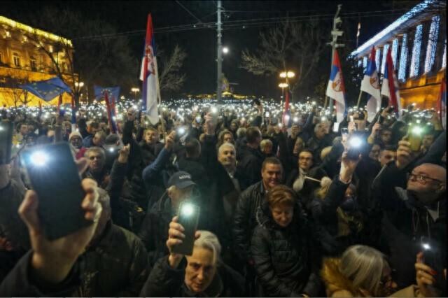 塞尔维亚爆发示威活动
